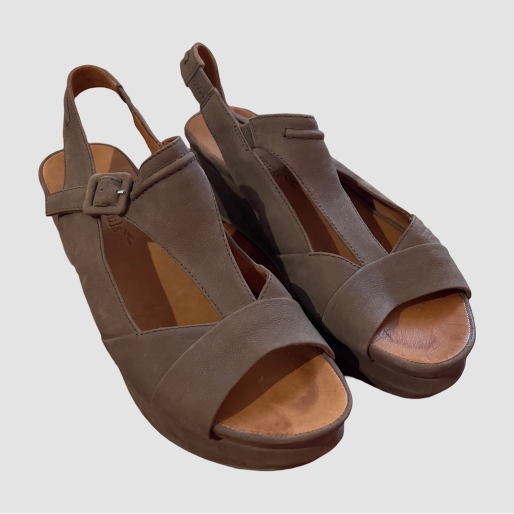 Gentle Souls Brown  Suede Platform Sandals US10M